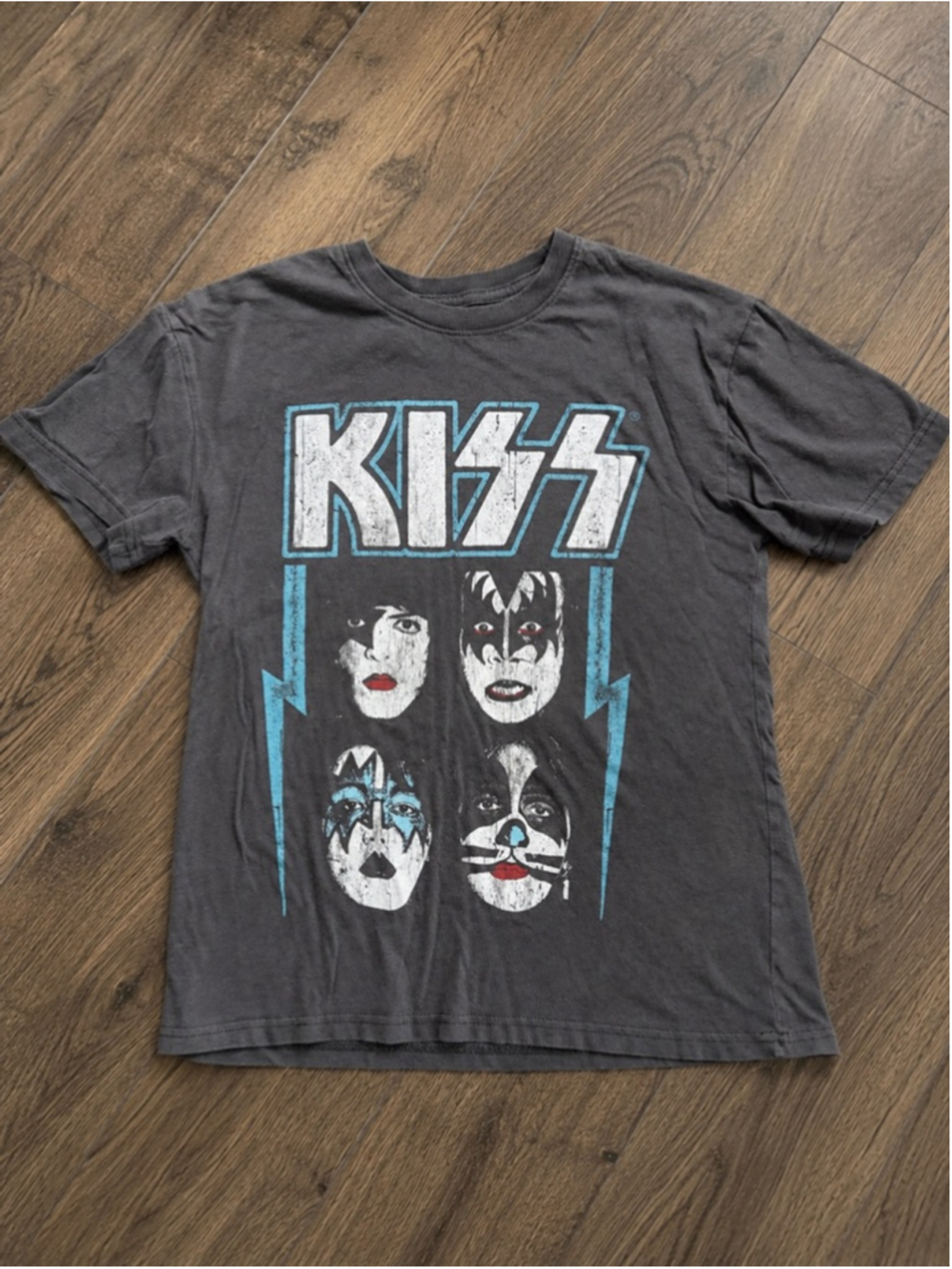 KISS Band Tee Small Gray Distressed Graphic Rock T-Shirt 2020 100% Cotton
